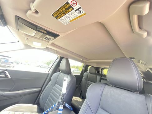 New 2025 Mitsubishi Outlander SE image 22