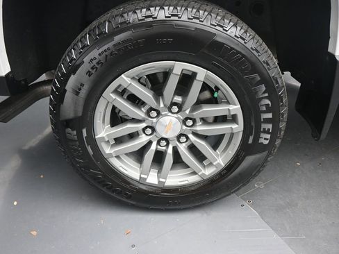 Used 2024 Chevrolet Colorado LT image 25