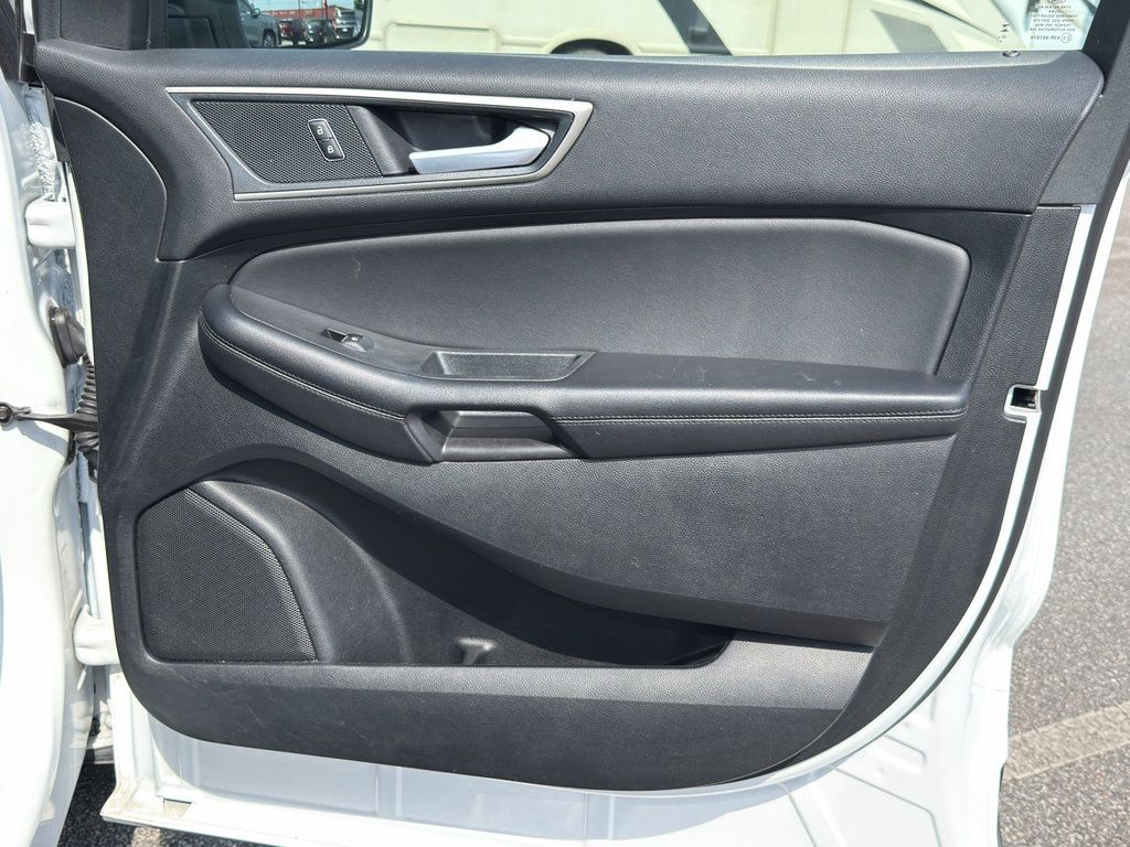 Used 2024 Ford Edge SEL AWD/4WD image 32