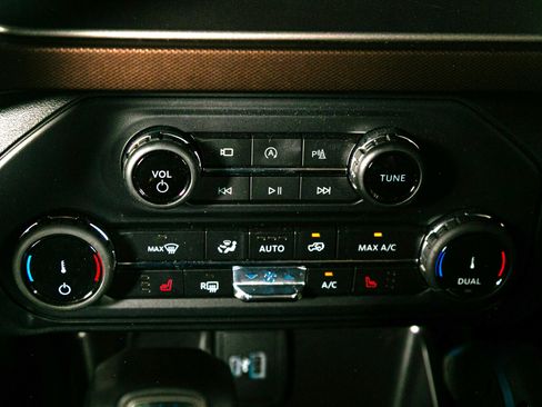 Used 2022 Ford Bronco Outer Banks w/ Sasquatch Package image 48