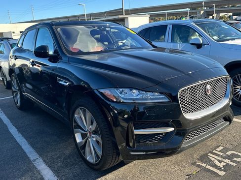 Used 2018 Jaguar F-PACE R-Sport image 10