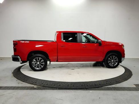 Used 2024 Chevrolet Silverado 1500 LT AWD/4WD image 9