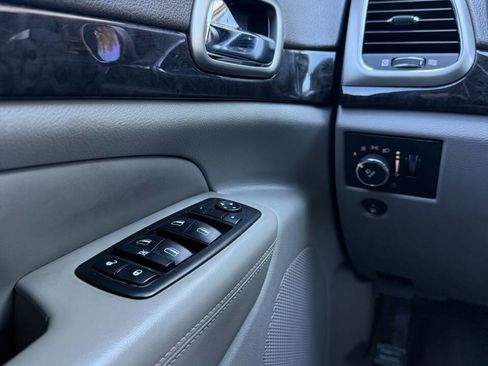 Used 2011 Jeep Grand Cherokee Laredo image 13