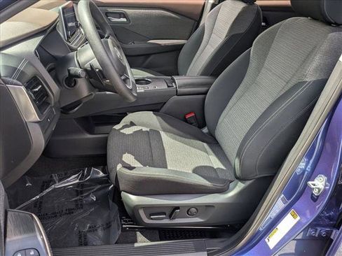 Used 2023 Nissan Rogue SV image 14