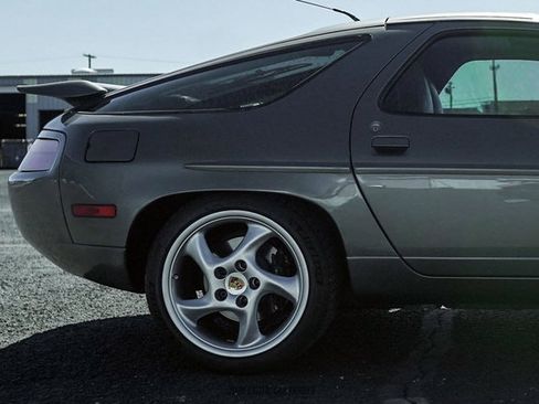 Used 1988 Porsche 928 S4 RWD image 10