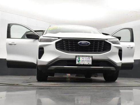 Used 2024 Ford Escape Active FWD image 11