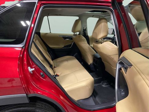 Used 2025 Toyota RAV4 Limited image 25