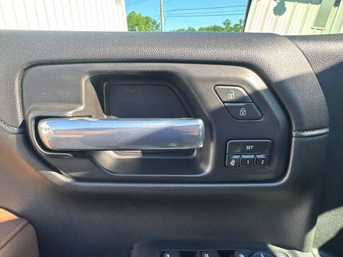 Used 2021 Chevrolet Silverado 1500 High Country AWD/4WD image 31