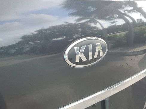 Used 2020 Kia Sedona LX FWD image 29