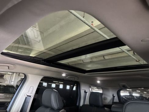 Used 2025 Honda Pilot Touring image 16