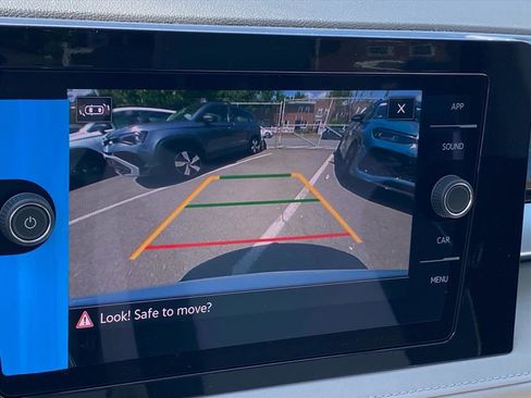 New 2026 Volkswagen Taos SE FWD image 9