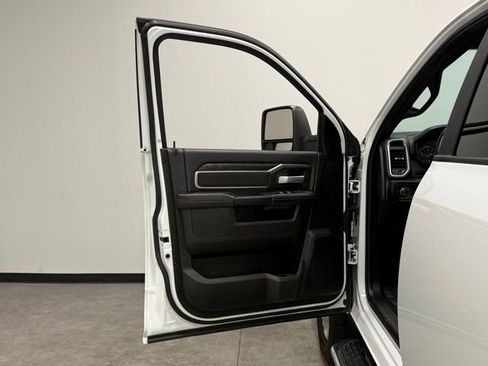 Used 2024 RAM 2500 Big Horn image 14