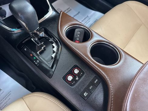 Used 2018 Toyota Avalon XLE Plus w/ Protection Package FWD image 15