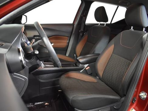 Used 2022 Nissan Kicks SR FWD image 9