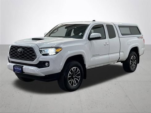 Used 2021 Toyota Tacoma TRD Sport w/ TRD Premium Sport Package AWD/4WD image 2