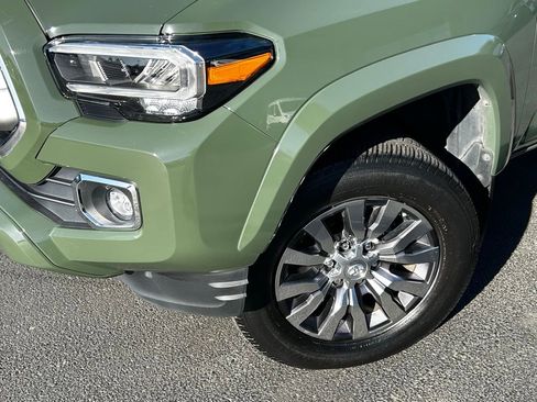 Used 2021 Toyota Tacoma Limited AWD/4WD image 2