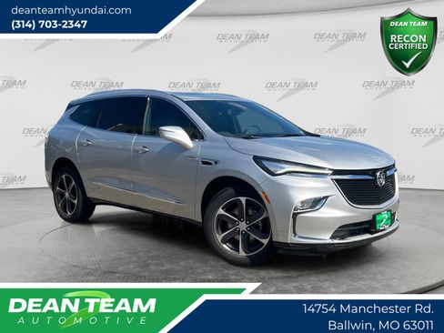Used 2022 Buick Enclave Essence w/ Experience Buick Package FWD image 1