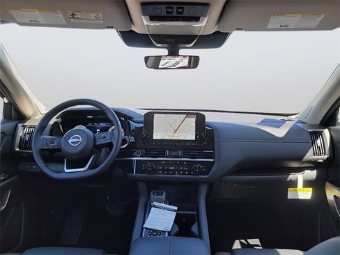 Used 2024 Nissan Pathfinder Platinum w/ Cargo Package image 11