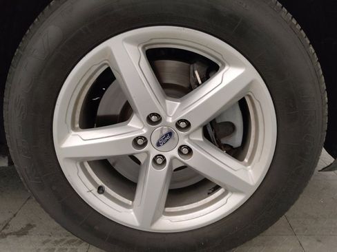 Used 2019 Ford Explorer XLT w/ Equipment Group 202A FWD image 31