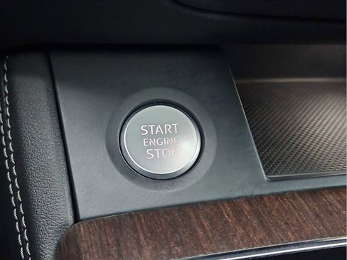 Used 2024 Audi Q5 e Premium Plus w/ Premium Plus Package image 25