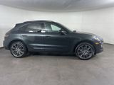 Certified 2025 Porsche Macan image 4