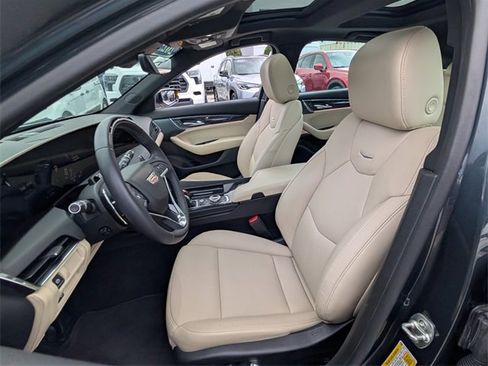 Used 2025 Cadillac CT5 Premium Luxury image 5