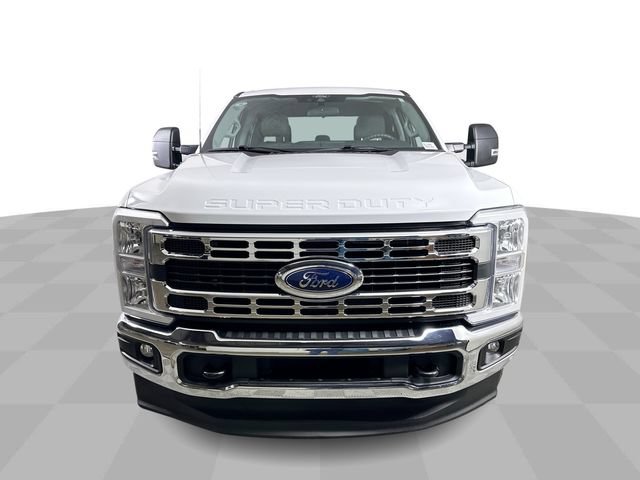 Used 2025 Ford F250 XLT AWD/4WD image 3