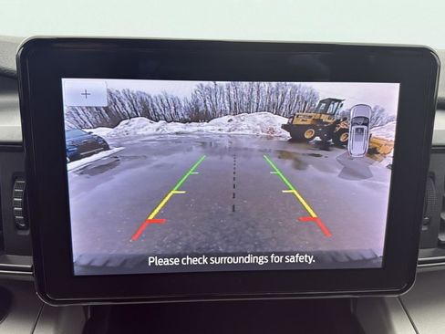 Used 2023 Ford Explorer XLT image 27