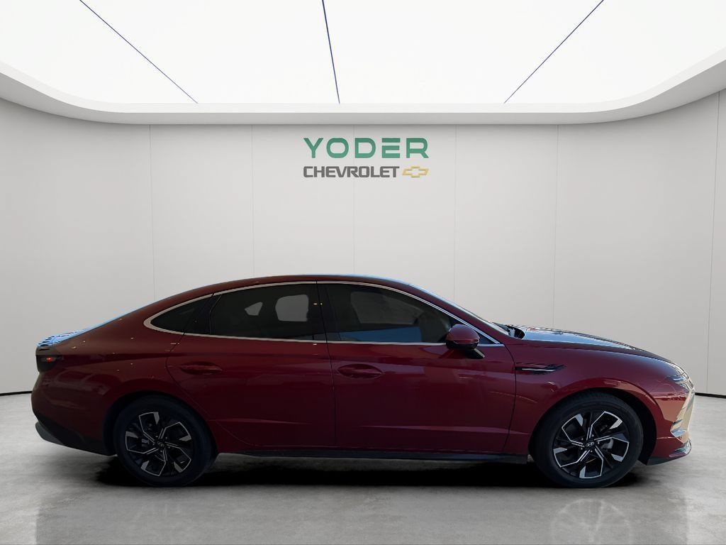Used 2025 Hyundai Sonata SEL FWD image 4
