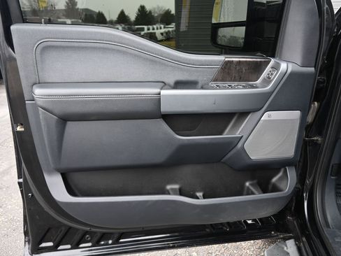 Used 2023 Ford F350 Lariat w/ Chrome Package image 18