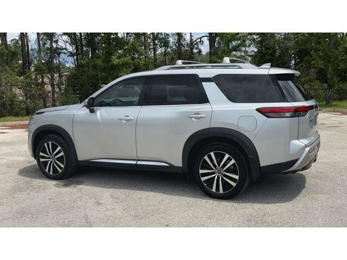 Used 2024 Nissan Pathfinder Platinum w/ Cargo Package FWD image 6