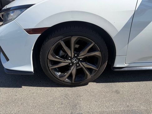 Used 2018 Honda Civic Sport image 6