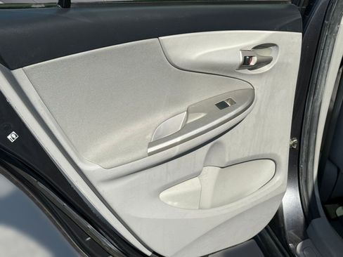 Used 2012 Toyota Corolla LE image 26