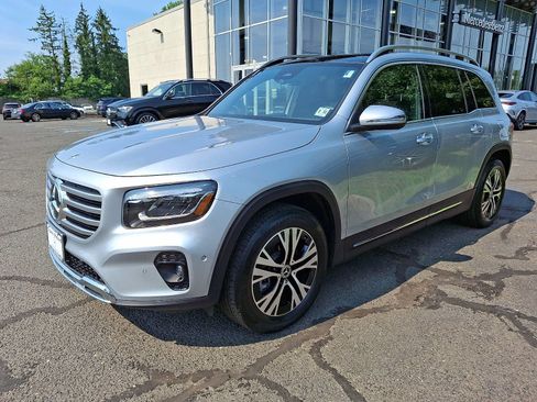 Used 2026 Mercedes-Benz GLB 250 4MATIC image 3