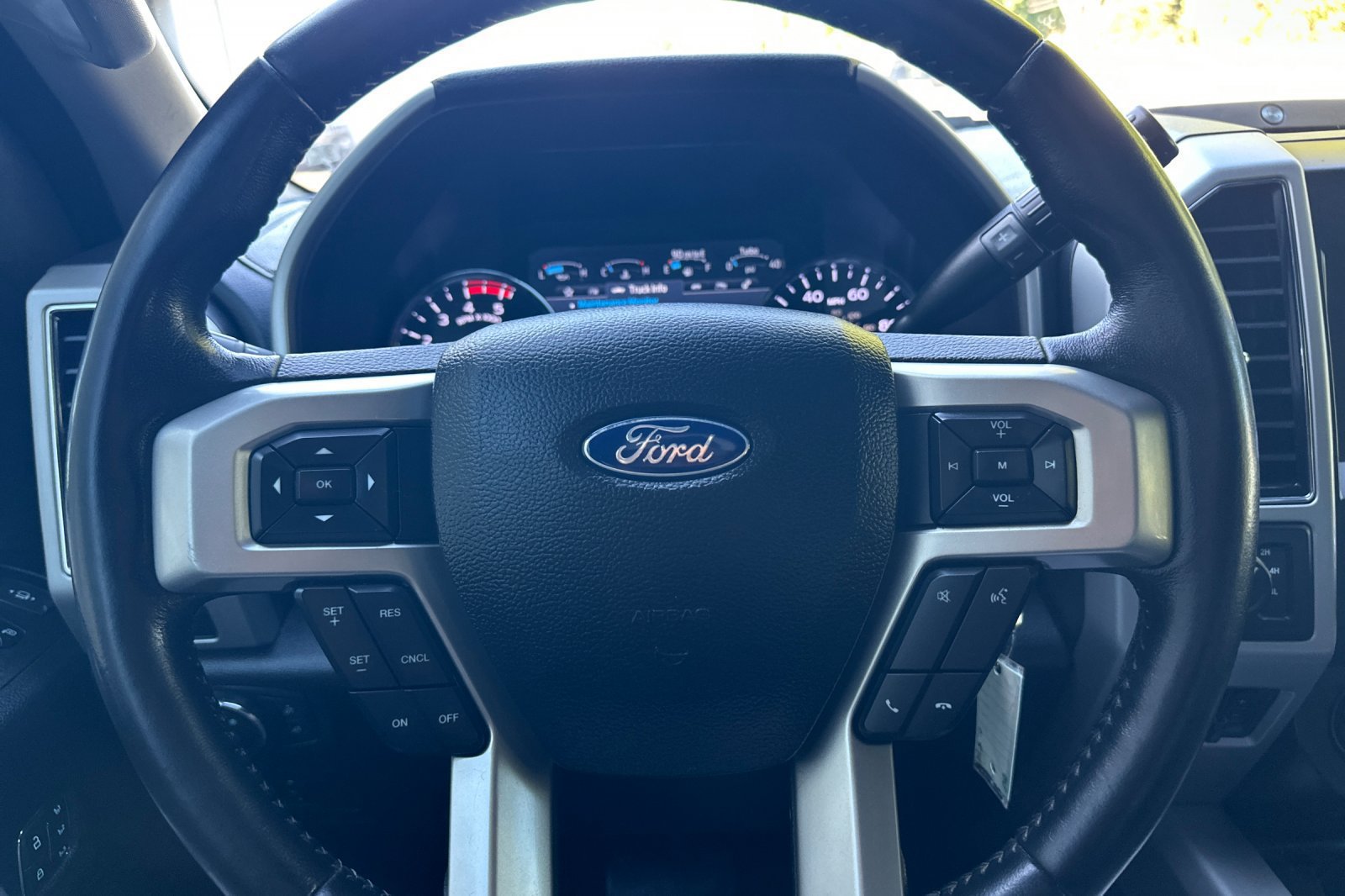 Used 2021 Ford F250 Lariat w/ Lariat Value Package AWD/4WD image 22