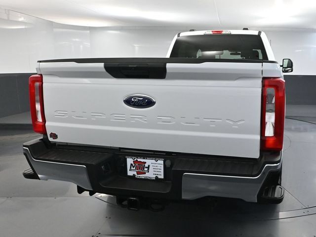 Used 2025 Ford F250 XLT w/ FX4 Off-Road Package AWD/4WD image 5