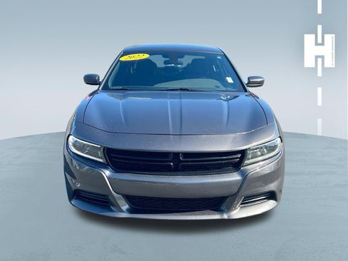 Used 2022 Dodge Charger SXT image 2