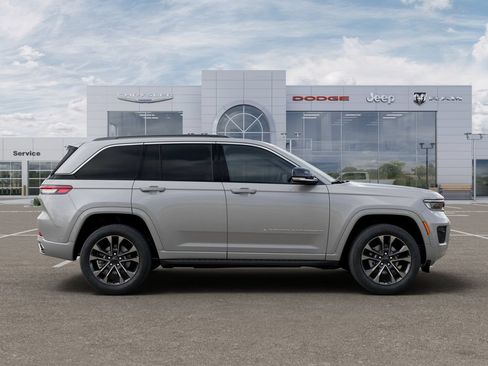 New 2025 Jeep Grand Cherokee Overland w/ Adv Protech Group III AWD/4WD image 22