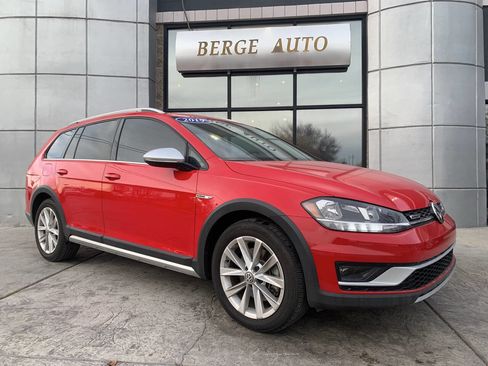 Used 2019 Volkswagen Golf Alltrack SE image 1