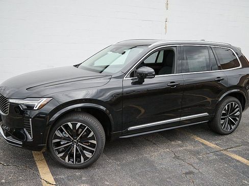 New 2026 Volvo XC90 B6 Plus w/ Protection Package Premier image 3