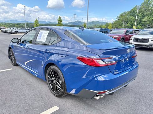 Used 2025 Toyota Camry SE FWD image 7