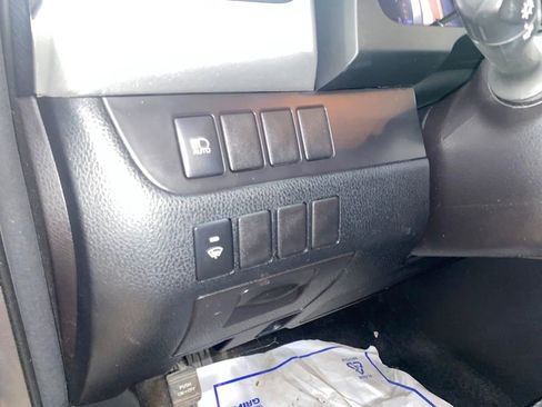Used 2018 Toyota Highlander LE AWD/4WD image 47