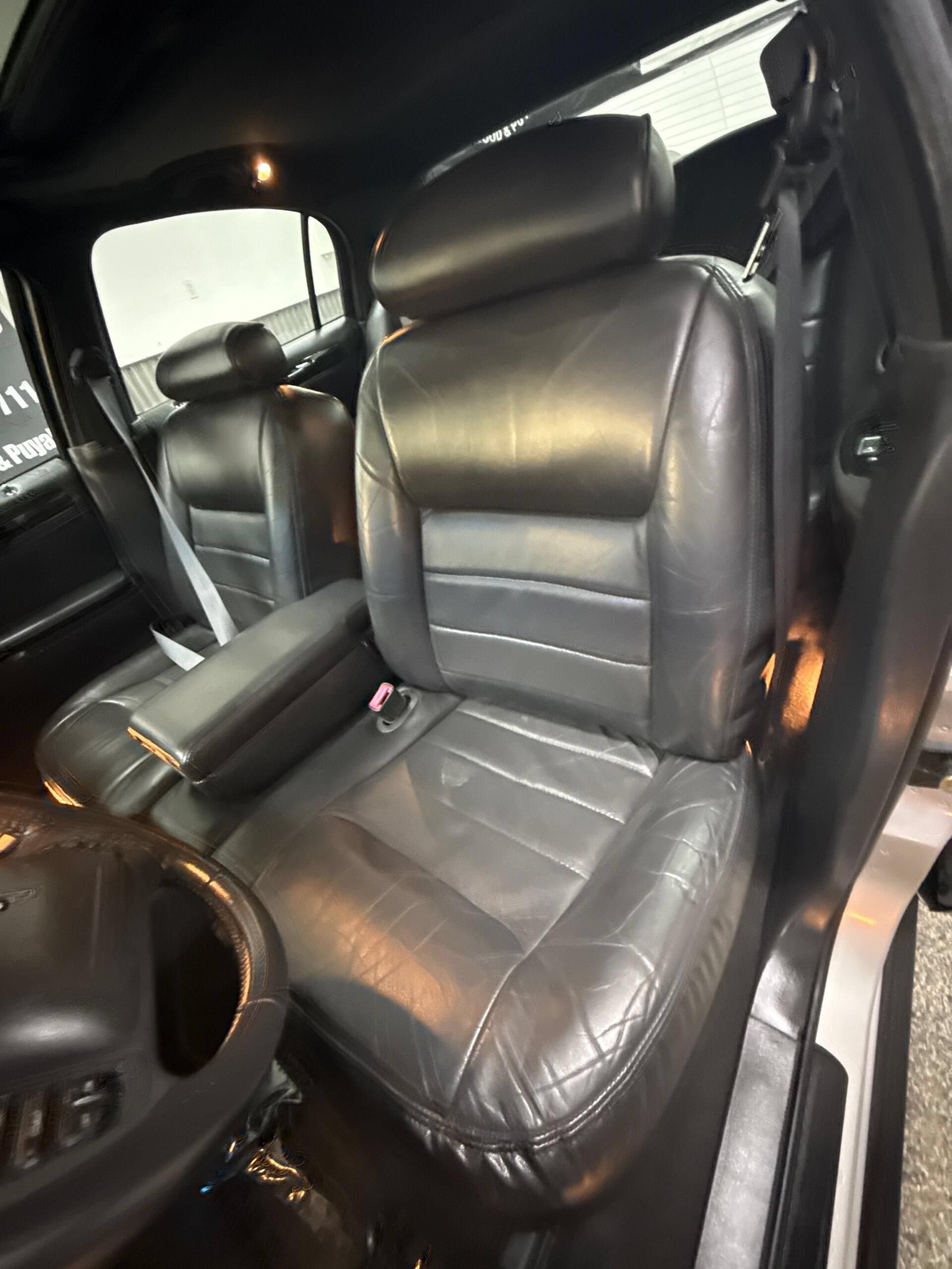 Used 2000 Lincoln Town Car Signature RWD image 25