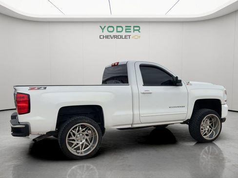Used 2017 Chevrolet Silverado 1500 LT w/ LT Convenience Package AWD/4WD image 5