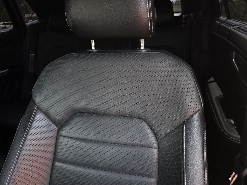 Used 2024 Volkswagen Atlas Cross Sport SEL R-Line AWD/4WD image 15