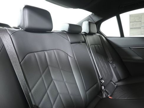 New 2026 BMW 530i xDrive w/ M Sport Package image 35