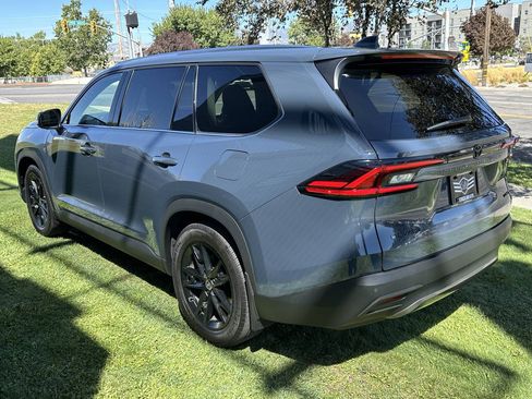 Used 2025 Toyota Grand Highlander AWD Hybrid image 9