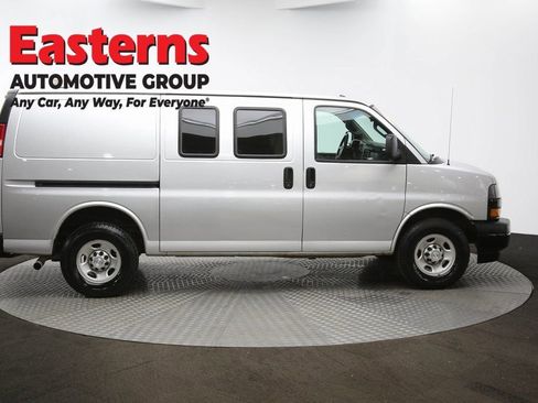 Used 2018 Chevrolet Express 2500 w/ Enhanced Convenience Package image 39