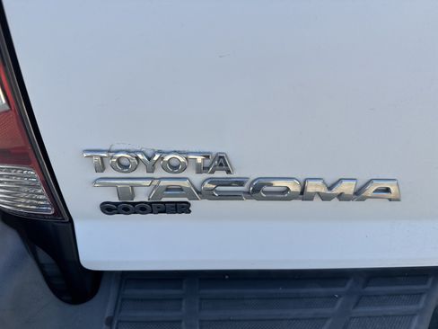 Used 2013 Toyota Tacoma PreRunner w/ SR5 Pkg image 11