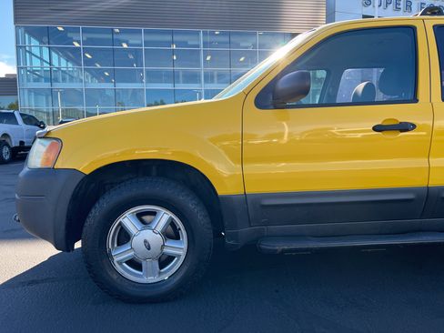 Used 2003 Ford Escape XLS AWD/4WD image 11